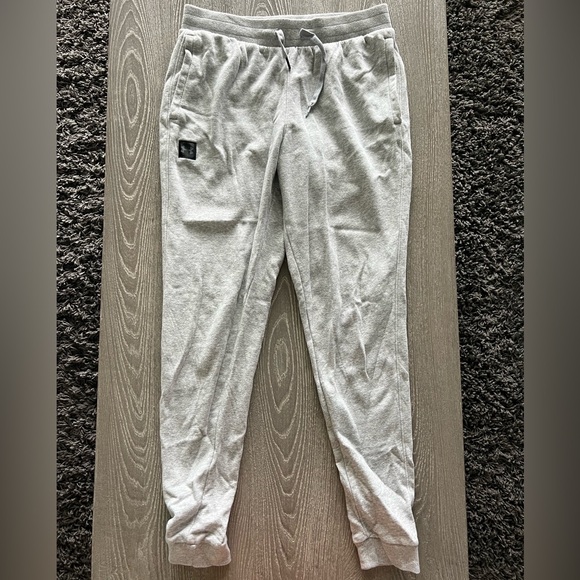 Under Armour Fleece track joggers. Gray, size Large - Picture 1 of 3